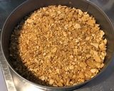 Une image de l'étape 5 de Flan pâtissier façon cheesecake aux pralines roses.