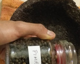 Foto del paso 3 de la receta: "Lomo de cerdo al pimiento" en una cama de espárragos y puré