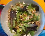 Foto langkah ke 3 dari resep Cheesy Green Salad with Walnut.