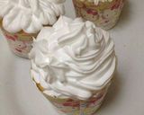 Hình bước làm 8 của món Vanilla Cupcakes