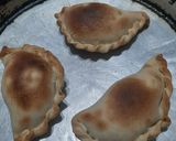 Foto del paso 4 de la receta: Empanadas de morrón asado, anco y cebolla