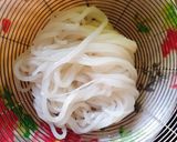 Hình bước làm 2 của món Làm bún không dùng khuôn