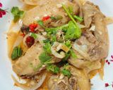Hình bước làm 3 của món Gà xào sả ớt