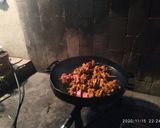 Foto del paso 6 de la receta: Pinchos Morunos en salsa de guacamole y espárragos