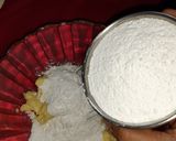 A picture of step 2 of Butter cream flowers.