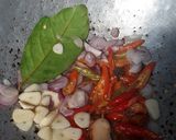 Foto langkah ke 2 dari resep Oseng bakso mercon.