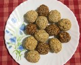A picture of step 6 of Til Gud Ladoo.