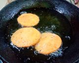 A picture of step 3 of Crispy papri with dal.