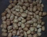 Foto langkah ke 1 dari resep 219. Rempeyek Kacang Tanah Daun Jeruk.