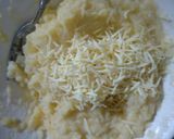 Foto langkah ke 6 dari resep Ultra Creamy Mashed Potato.