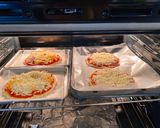 Hình bước làm 3 của món Pizza Tôm / Pizza Xúc Xích