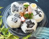 A picture of step 5 of Japanese World Cup Onigiri.