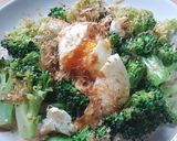 รูปขั้นตอนการทำที่ 2 ของ Broccoili&Boiled Egg Mayo-Katsuo Dressing สลัดบร็อคโคลี่และไข่ต้ม ซอสมาโย
