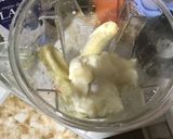A picture of step 1 of Strawberry and banana milkshake.