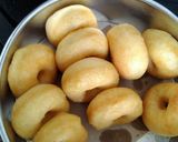 Foto langkah ke 4 dari resep Donat Anti Gagal.