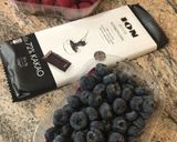 Φωτογραφία βήματος 2 της συνταγής Blueberry-raspberry dark chocolate muffins