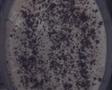A picture of step 1 of Oreo delight.