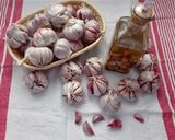 Foto del paso 1 de la receta Aromatizar el aceite