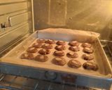 Foto langkah ke 6 dari resep Choco Button Cookies.
