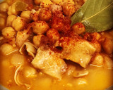 Foto del paso 4 de la receta: Guiso de oreja y garbanzos