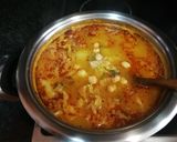 Foto del paso 4 de la receta: Sopa de garbanzos y patatas con col encurtido