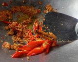 Foto langkah ke 1 dari resep Semur Ayam Kentang Pedas.