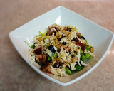 Foto del paso 3 de la receta: Ensalada de brotes tiernos, pollo asado y arándanos