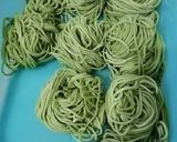 Foto langkah ke 6 dari resep Mie hijau sehat.
