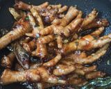 Foto langkah ke 5 dari resep Ceker Ayam Saus Manis.