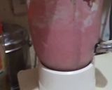 A picture of step 1 of Rich strawberry 🍓 shake.