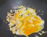 รูปขั้นตอนการทำที่ 2 ของ ถั่วฝักยาวผัดไข่