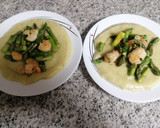 Foto del paso 7 de la receta: Lenguados en salsa a la plancha con puré del campo y salteado