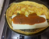 Foto del paso 7 de la receta: Torta de huevo rellena de champiñones, queso manchego y salsa