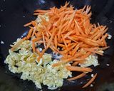 Foto langkah ke 3 dari resep Orak arik telor sayur.