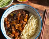 A picture of step 8 of Jjajangmyeon 짜장면 (Black Bean Noodles).