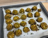 Brokkoli gombóc paradicsomszósszal, tésztával recept fázis 6 fotója