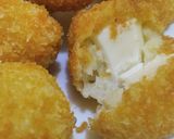Foto langkah ke 8 dari resep Cheese and Sausage Potato Balls.