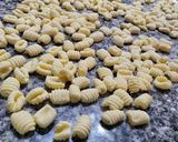 Foto del paso 1 de la receta: Ñoquis sin gluten con puré instantáneo