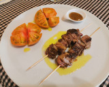 Foto del paso 3 de la receta: Enfilalls d'entrecot de vaca amb salsa de mostassa i mel