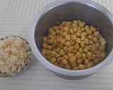 A picture of step 2 of Hummus.