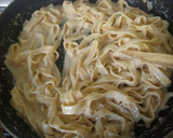 Foto del paso 5 de la receta: Fettuccine con bacon nata y queso fresco