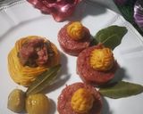 Foto del passaggio 8 della ricetta Cotechino con nidi di purè, lenticchie, funghi e castagne✨