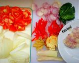 Foto langkah ke 3 dari resep Ayam goreng tumis.