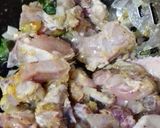 A picture of step 4 of Cashew chilli pepper chicken.