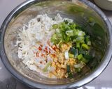 Foto langkah ke 2 dari resep Bakwan Tiga Sayur.