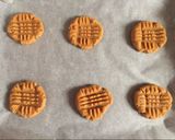A picture of step 6 of Peanut butter cookies.