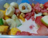 A picture of step 6 of Fruit salad in condensed milk.