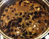 Une image de l'étape 2 de Médaillons de porc sauce cannelle raisins et cranberries.