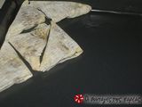 Σιροπιαστά τρίγωνα γεμιστά με αμύγδαλα και σοκολάτα