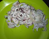 Foto langkah ke 4 dari resep Tumis cumi hitam.